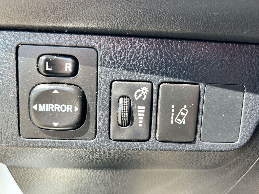 Thumbnail: 2018 Toyota RAV4 - 13