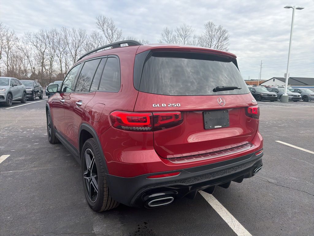 Thumbnail: 2020 Mercedes-Benz GLB - 3