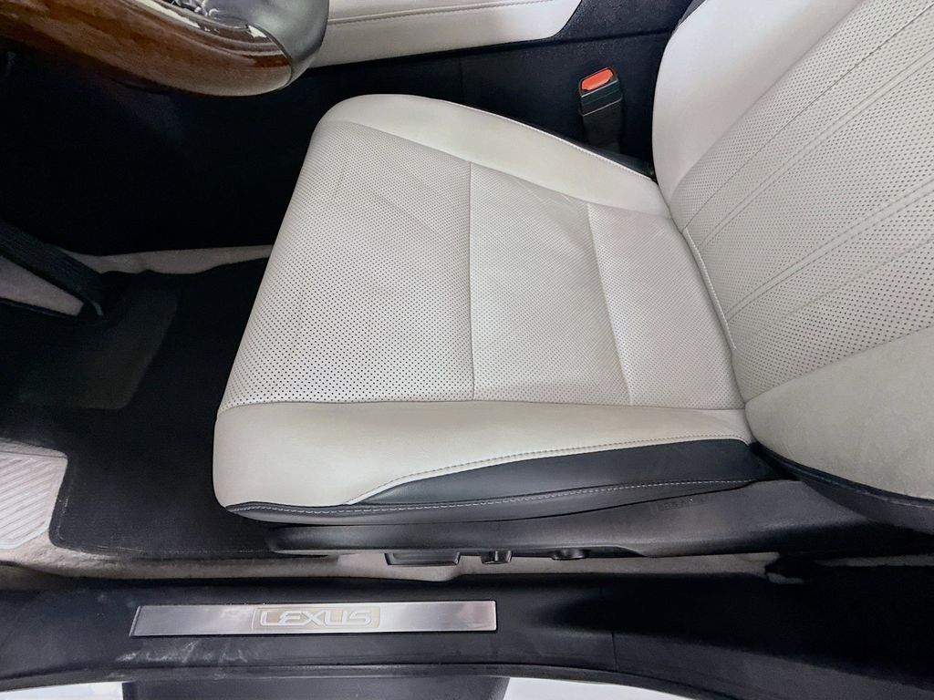 Thumbnail: 2018 Lexus RX - 19