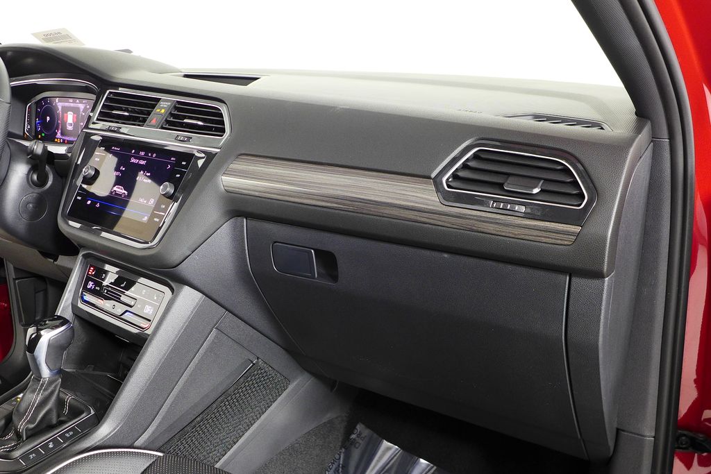 Thumbnail: 2024 Volkswagen Tiguan - 14