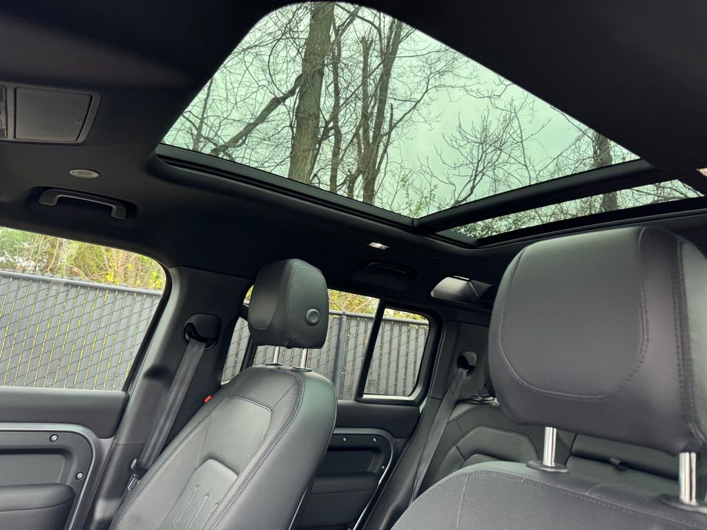 2022 Land Rover Defender 110 14