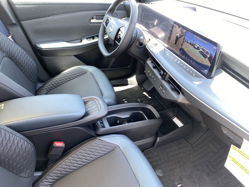 2026 Nissan LEAF Platinum+ - Photo 8