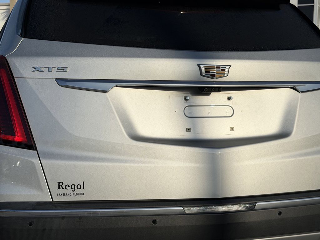 used 2020 Cadillac XT5 car, priced at $22,694