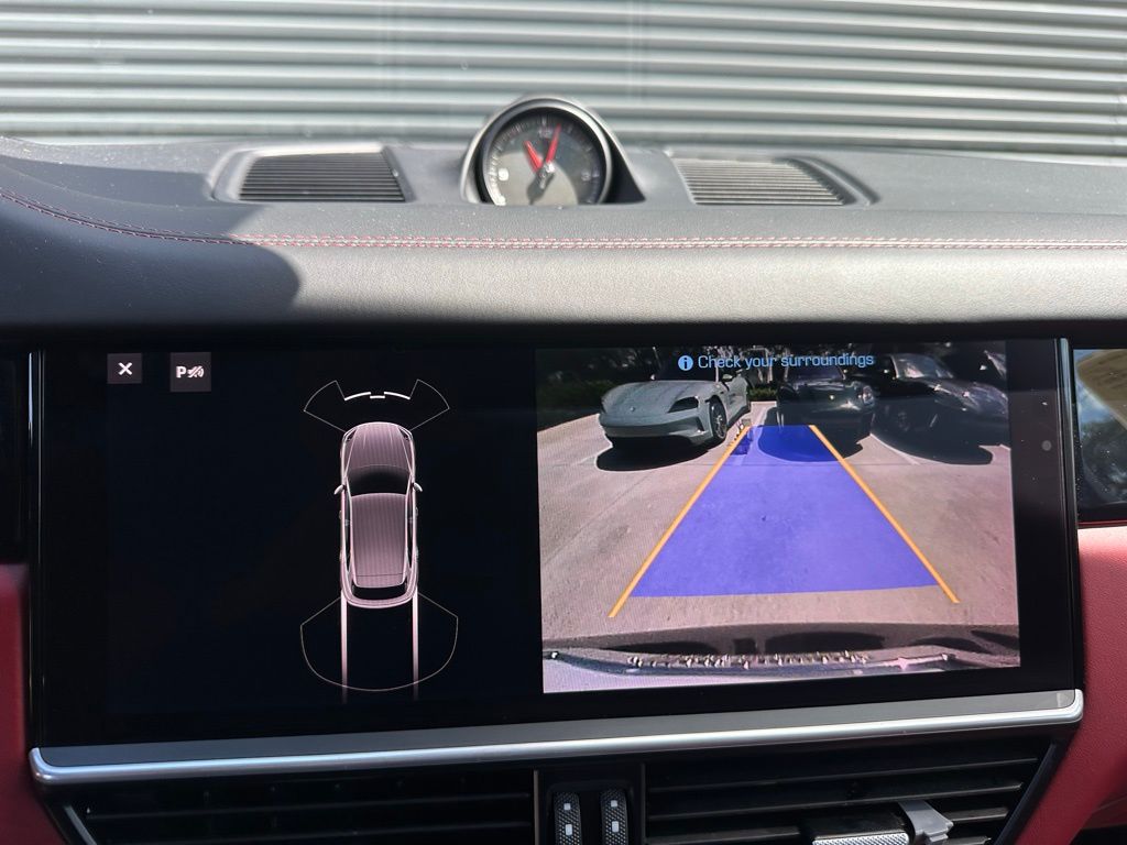 Thumbnail: 2021 Porsche Cayenne - 27