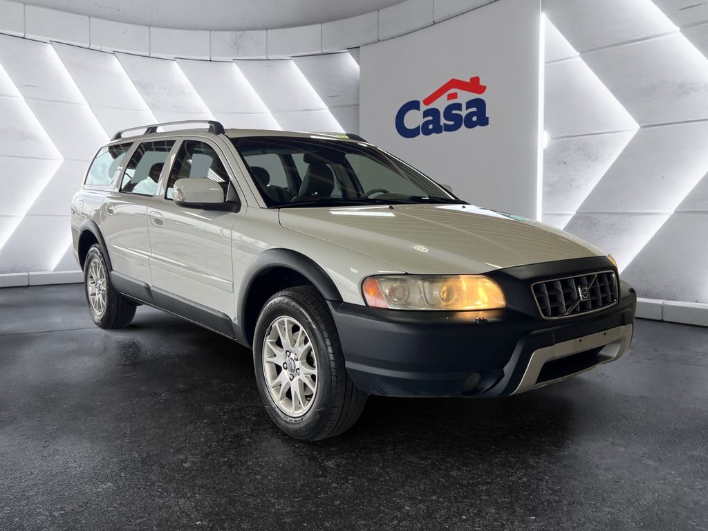 White 2007 Volvo XC70 2.5T AWD SUV / Crossover All-Wheel Drive 5-Speed Automatic