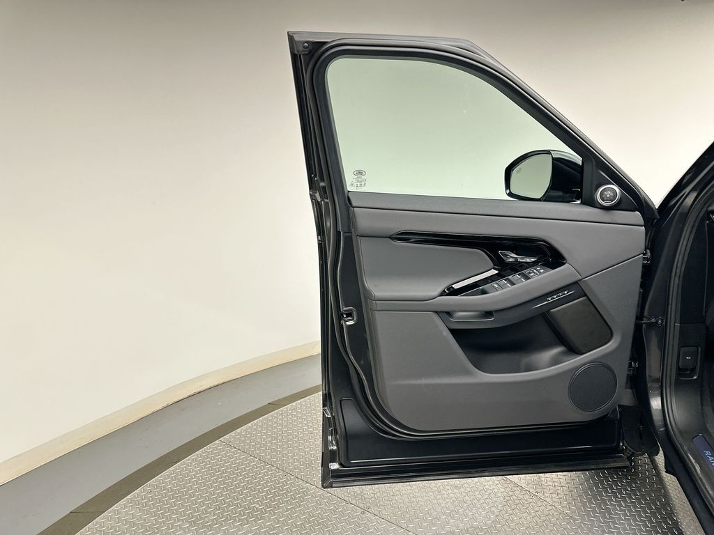 Thumbnail: 2026 Land Rover Range Rover Evoque - 9