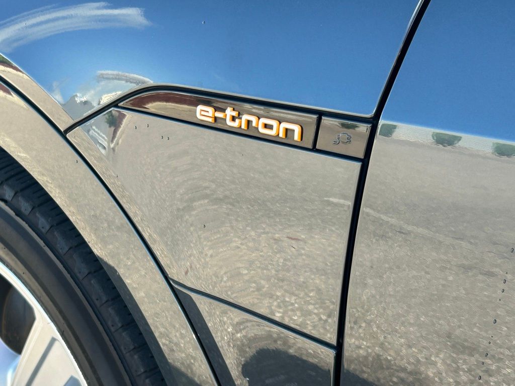 Used 2019 Gray Audi Premium Plus image 34