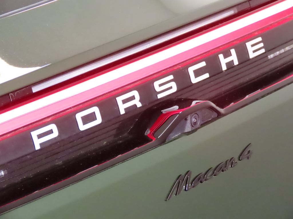 Thumbnail: 2025 Porsche Macan - 12