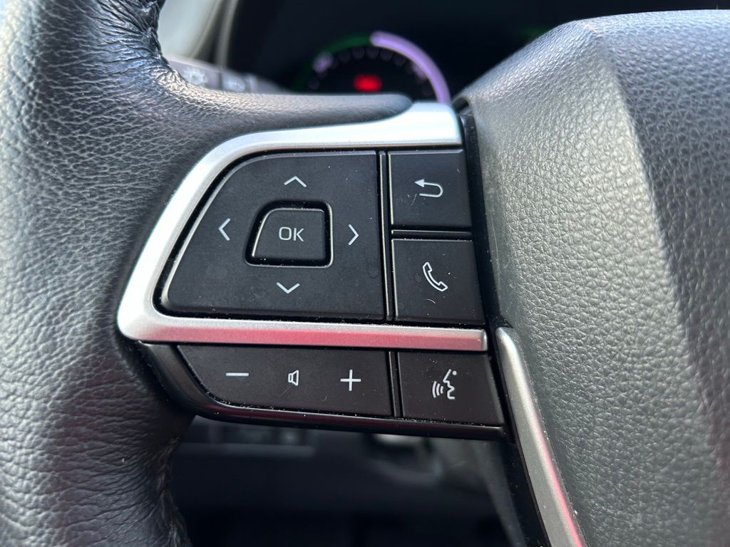 Thumbnail: 2023 Toyota Sienna - 21