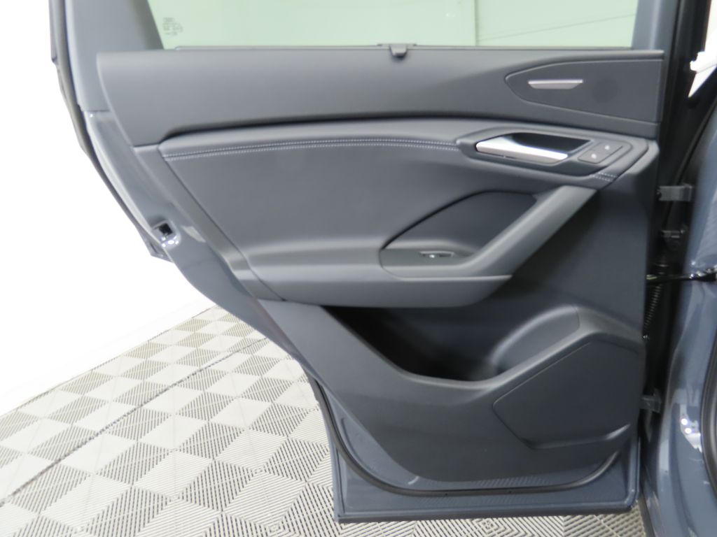 2025 Audi Q6 e-tron Premium 28