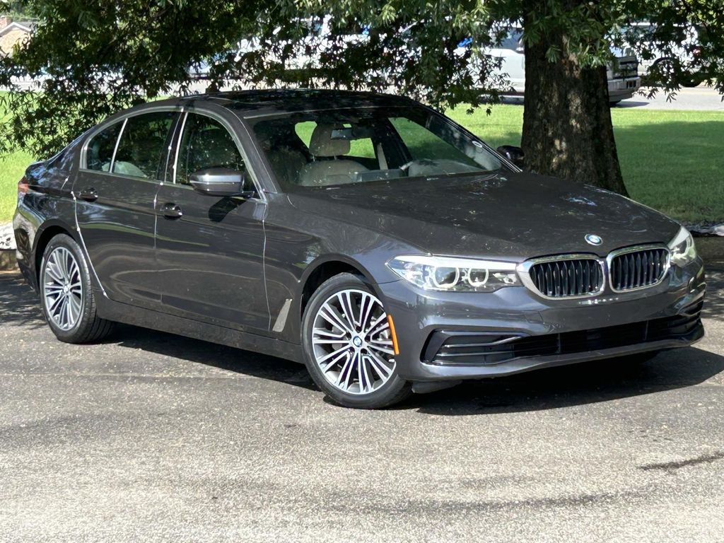 Gray (Dark Graphite) 2019 BMW 5 Series Sedan Rear-Wheel Drive 8-Speed Automatic