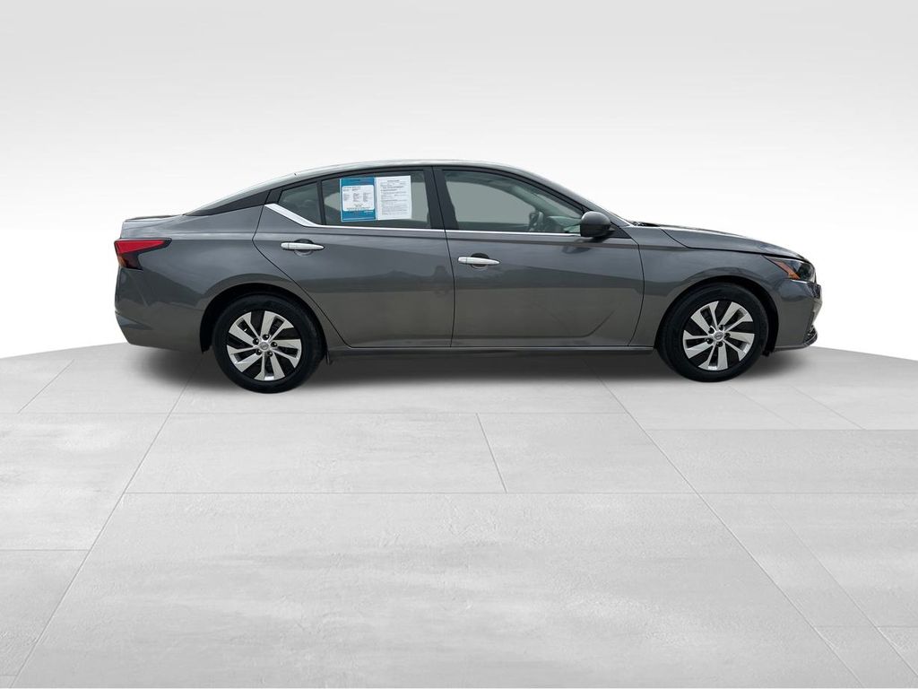 2024 Gun Metallic Nissan Altima 2.5 S FWD Sedan