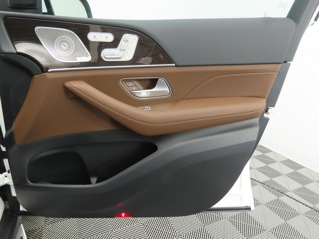 Thumbnail: 2026 Mercedes-Benz GLE - 25