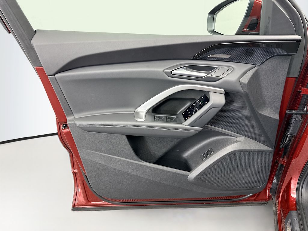 Thumbnail: 2025 Audi Q5 - 23