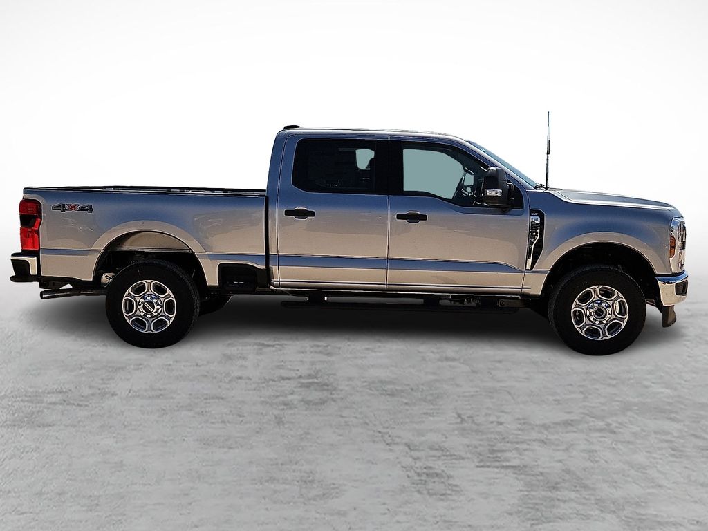 New 2027 Silver Ford XLT image 12