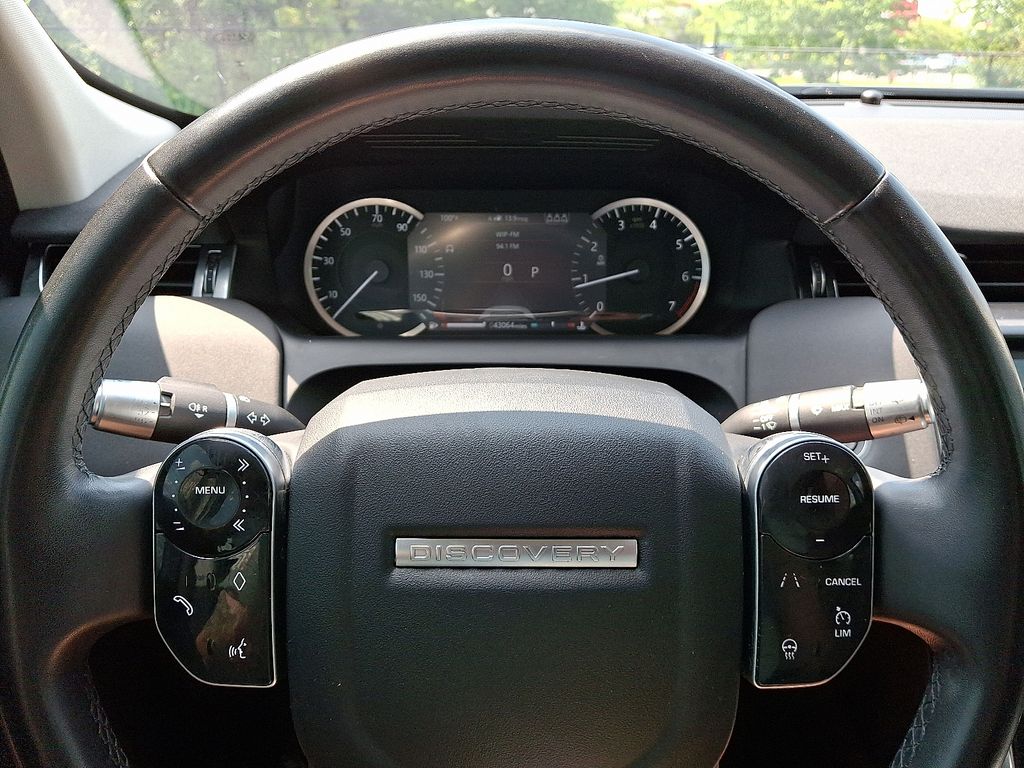 Thumbnail: 2020 Land Rover Discovery Sport - 20