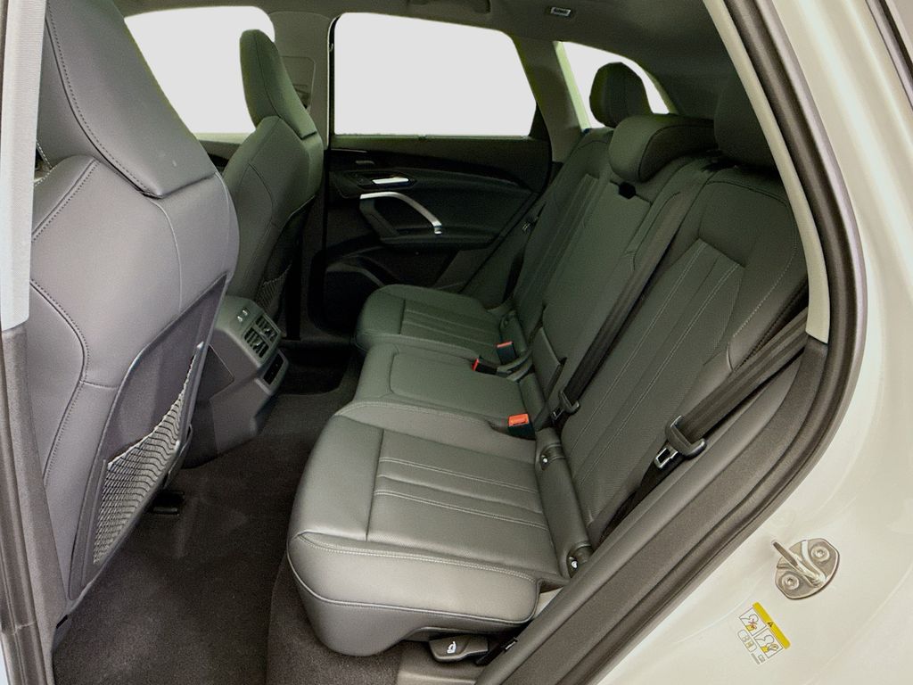 Thumbnail: 2025 Audi Q5 - 20