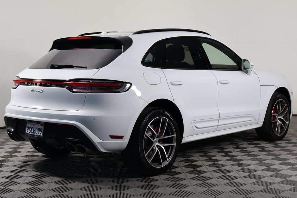 Thumbnail: 2023 Porsche Macan - 4