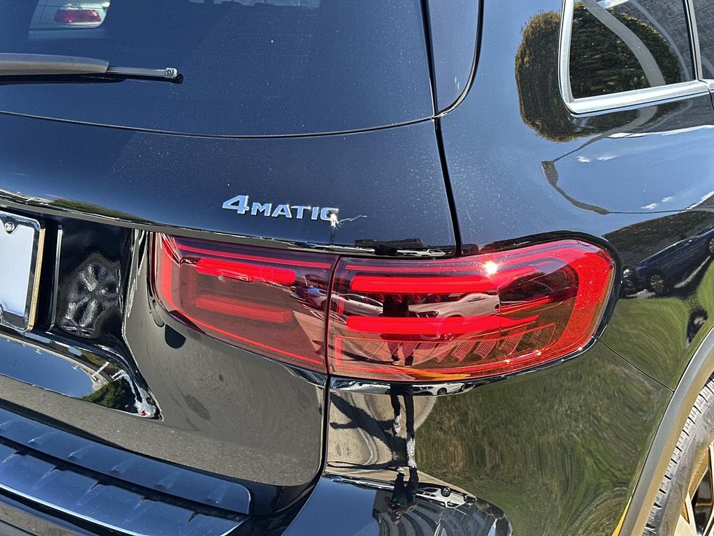 Thumbnail: 2024 Mercedes-Benz GLB - 8