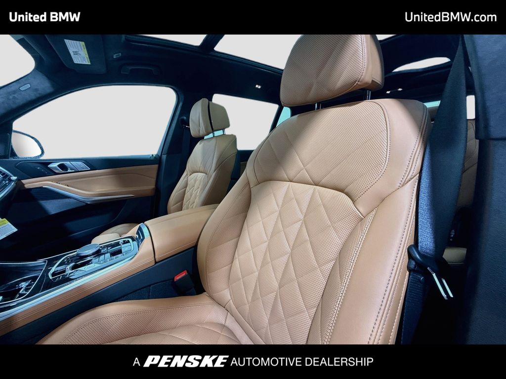 Thumbnail: 2027 BMW X7 - 5