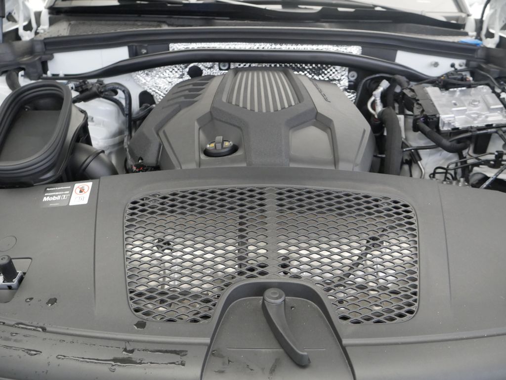 Thumbnail: 2026 Porsche Macan - 12