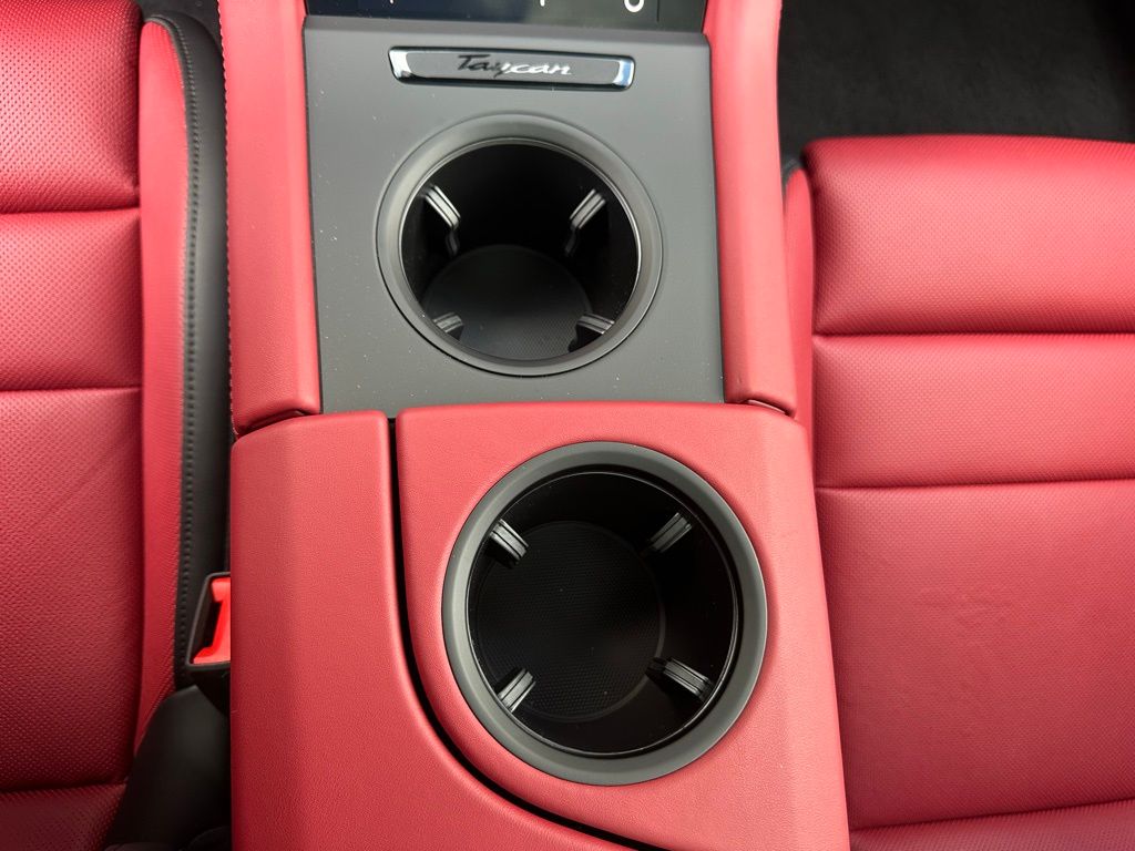 Thumbnail: 2026 Porsche Taycan - 28