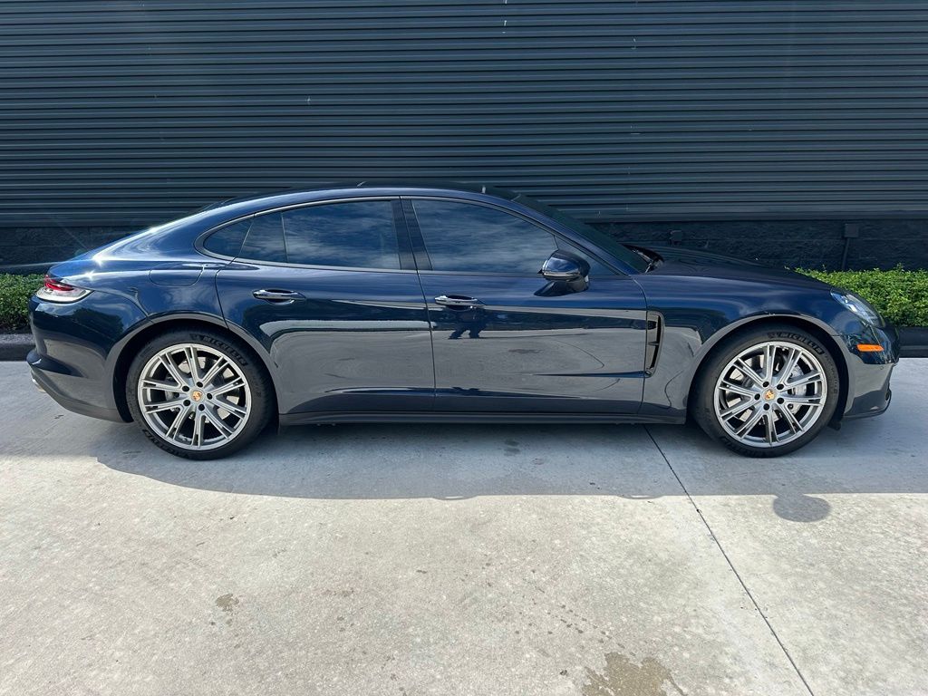 Thumbnail: 2021 Porsche Panamera - 11