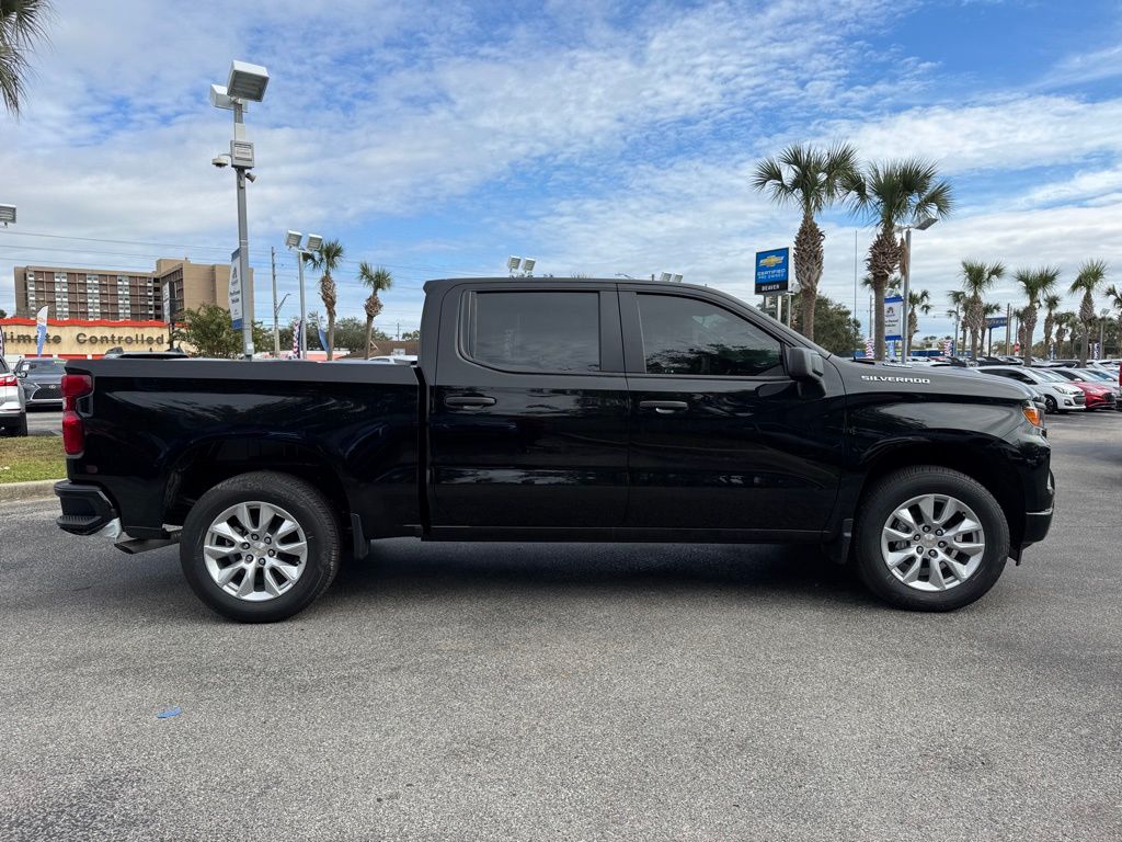 2025 Chevrolet Silverado 1500 Custom 9