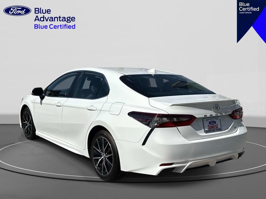 View vehicle photo 7