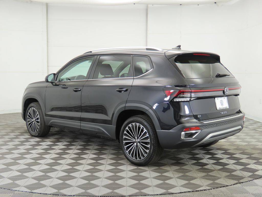 2025 Volkswagen Taos SE 8