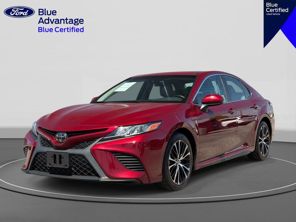 Pearl 2018 Toyota Camry Sedan Front-Wheel Drive 8-Speed Automatic