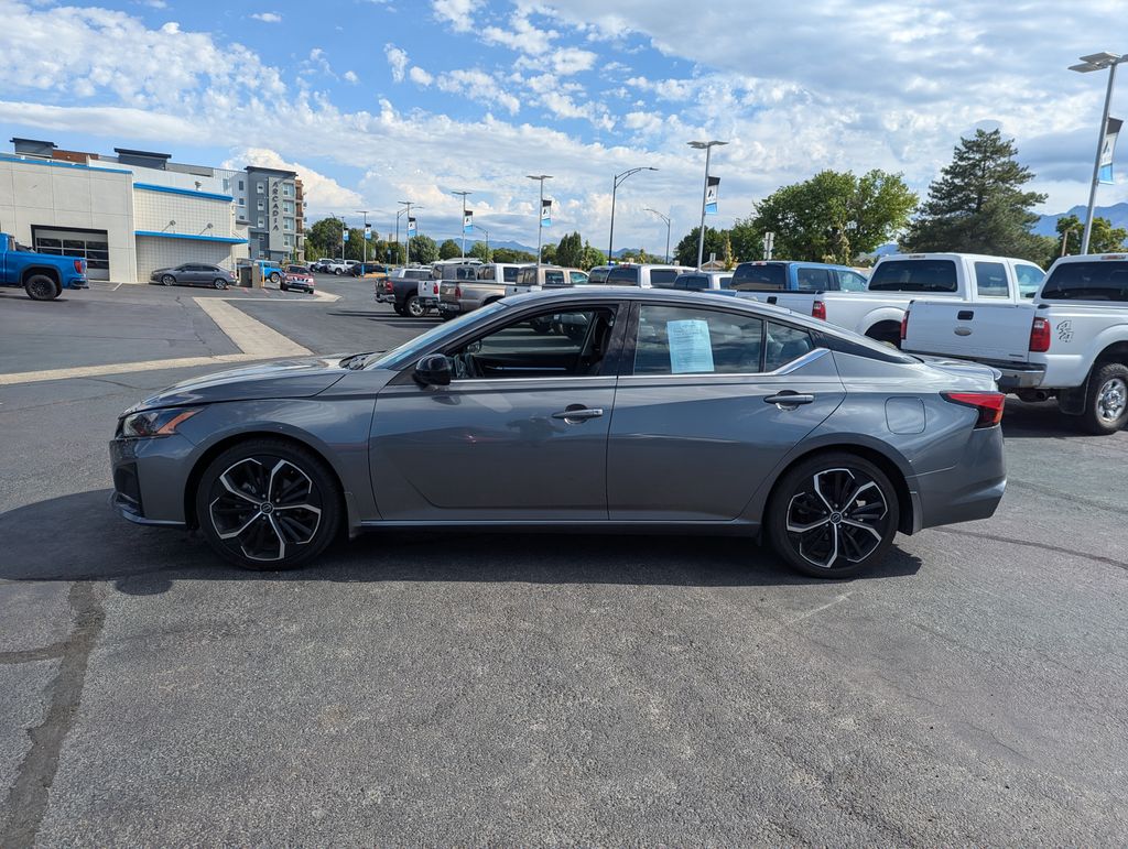 2023 Nissan Altima 2.5 SR 8