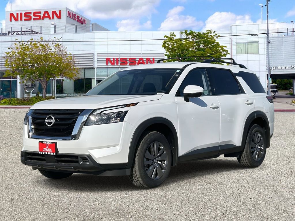 2025 Nissan Pathfinder SV