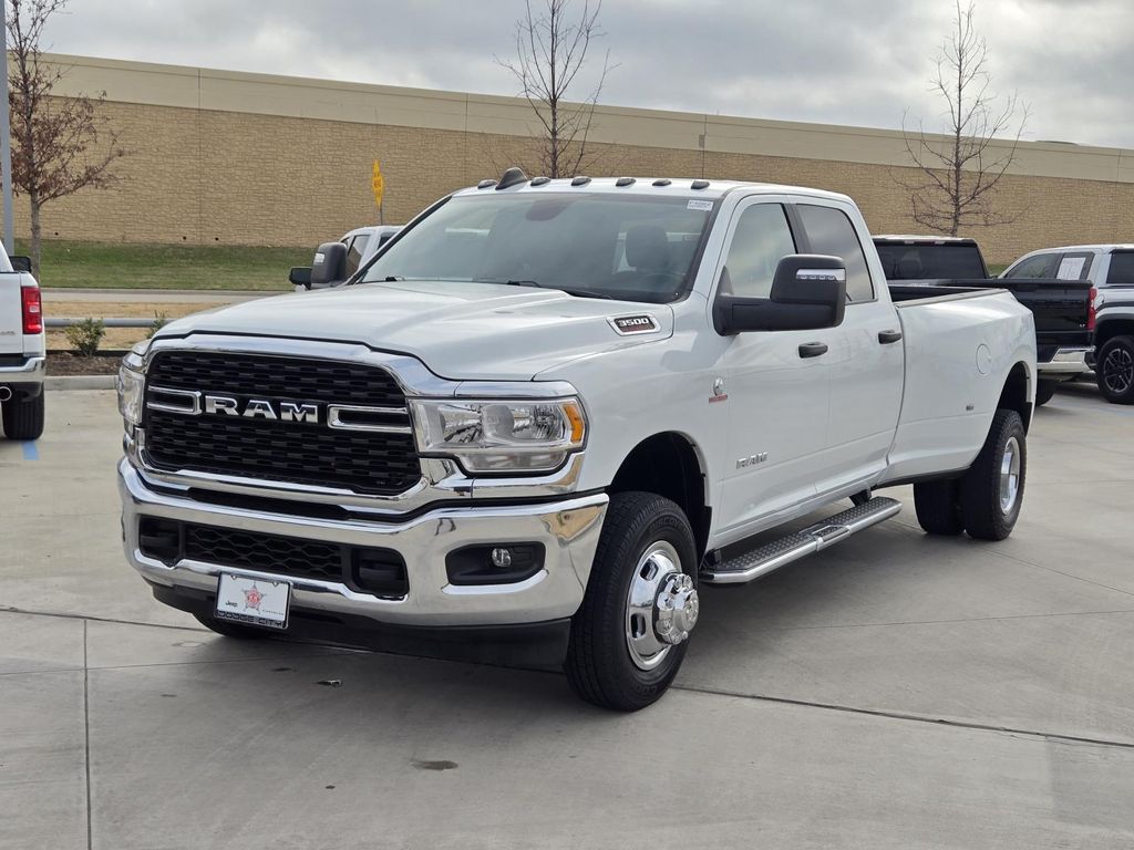 2024 RAM 3500 Big Horn Crew Cab LB DRW 4WD