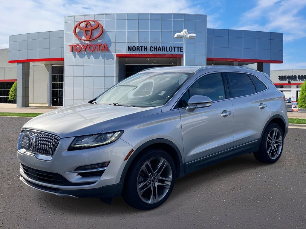 Used 2019 Silver Lincoln Reserve image 3