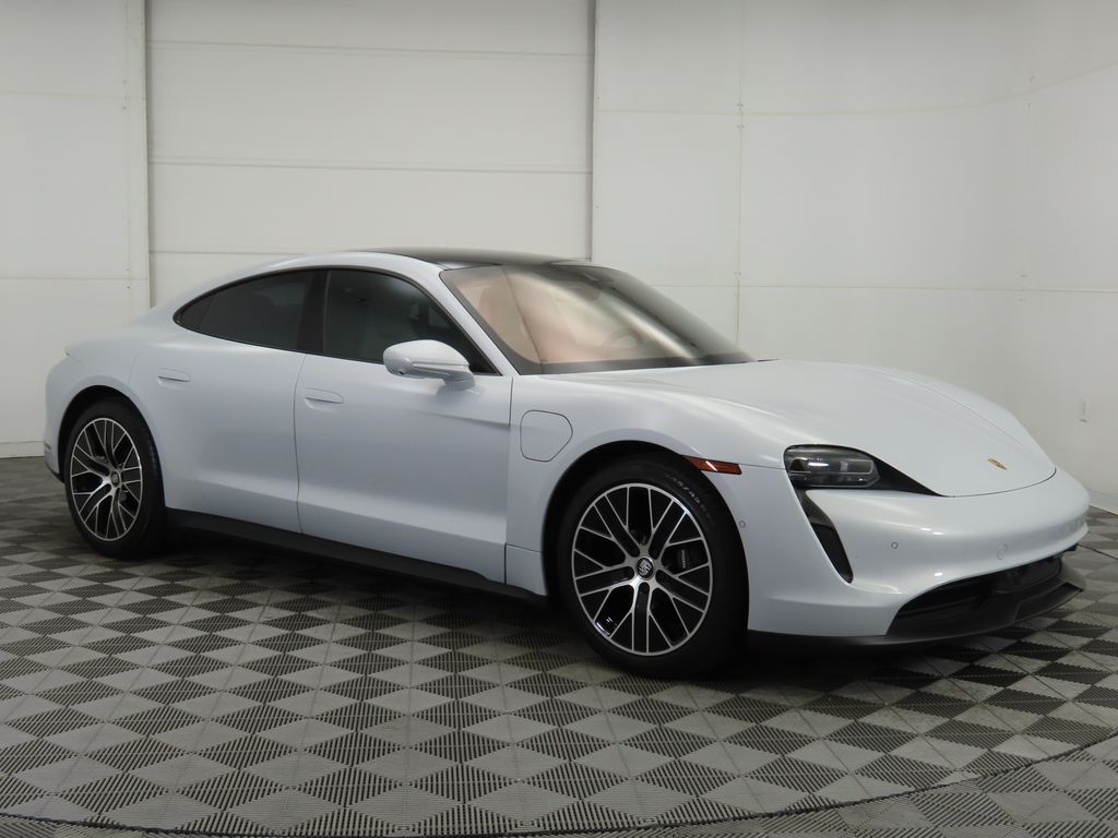 Thumbnail: 2022 Porsche Taycan - 9