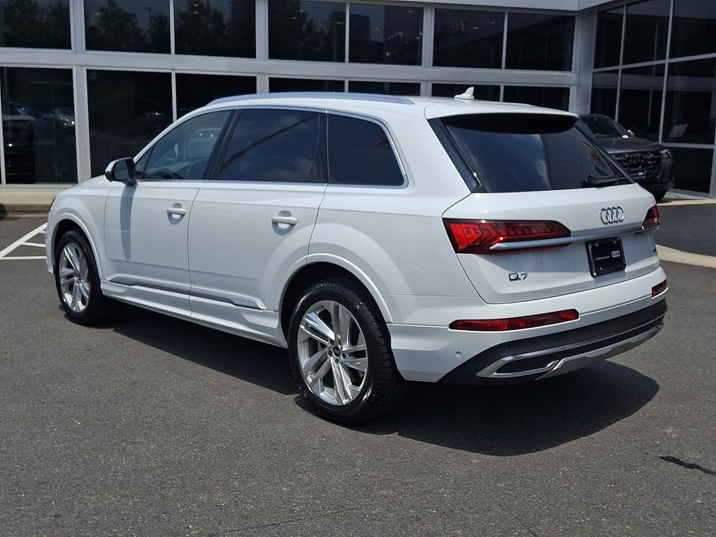 Thumbnail: 2023 Audi Q7 - 6