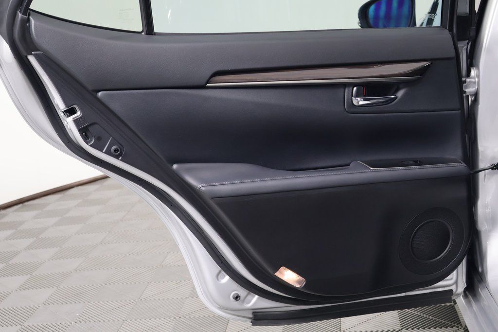 Thumbnail: 2018 Lexus ES - 13