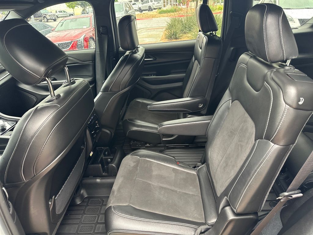 Used Car 2023 Jeep Grand Cherokee L  Altitude For Sale Under $30,000 In Austin, Texas