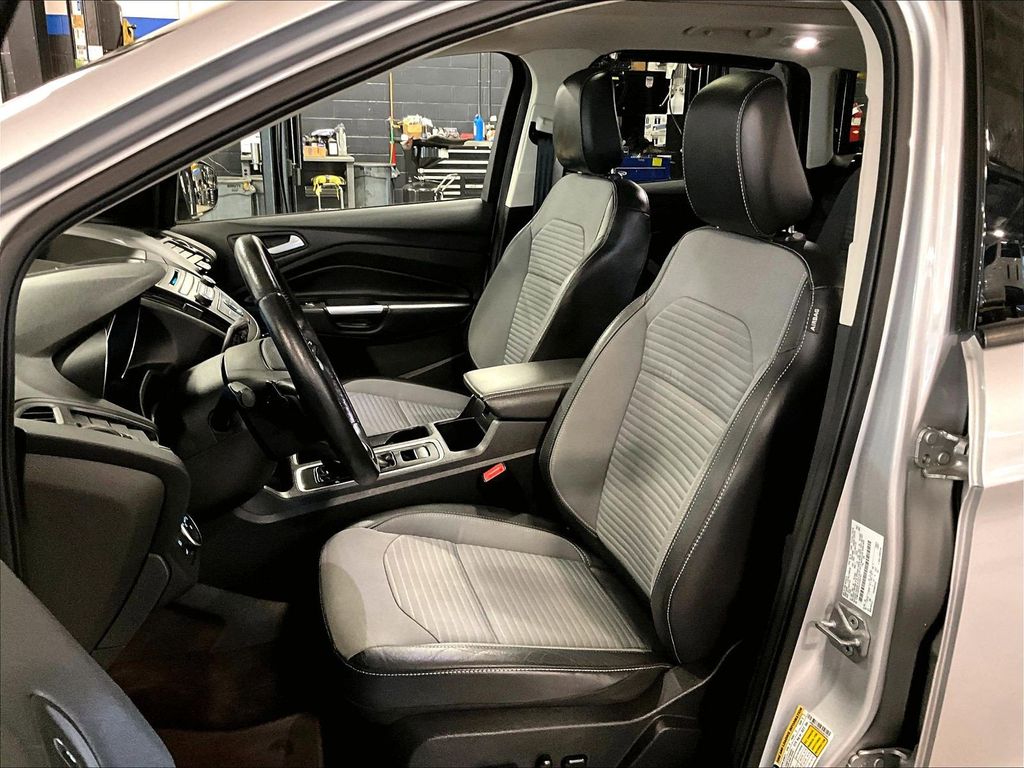 2018 Ford Escape — photo 10