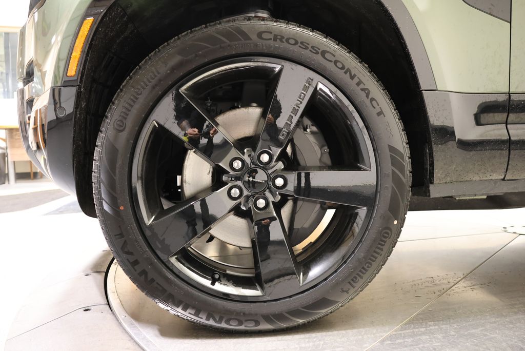 Thumbnail: 2026 Land Rover Defender - 9