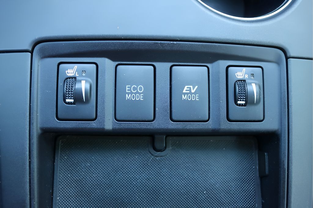 Used Car 2017 Toyota Camry Hybrid  Xle For Sale Under $20,000 In Austin, Texas