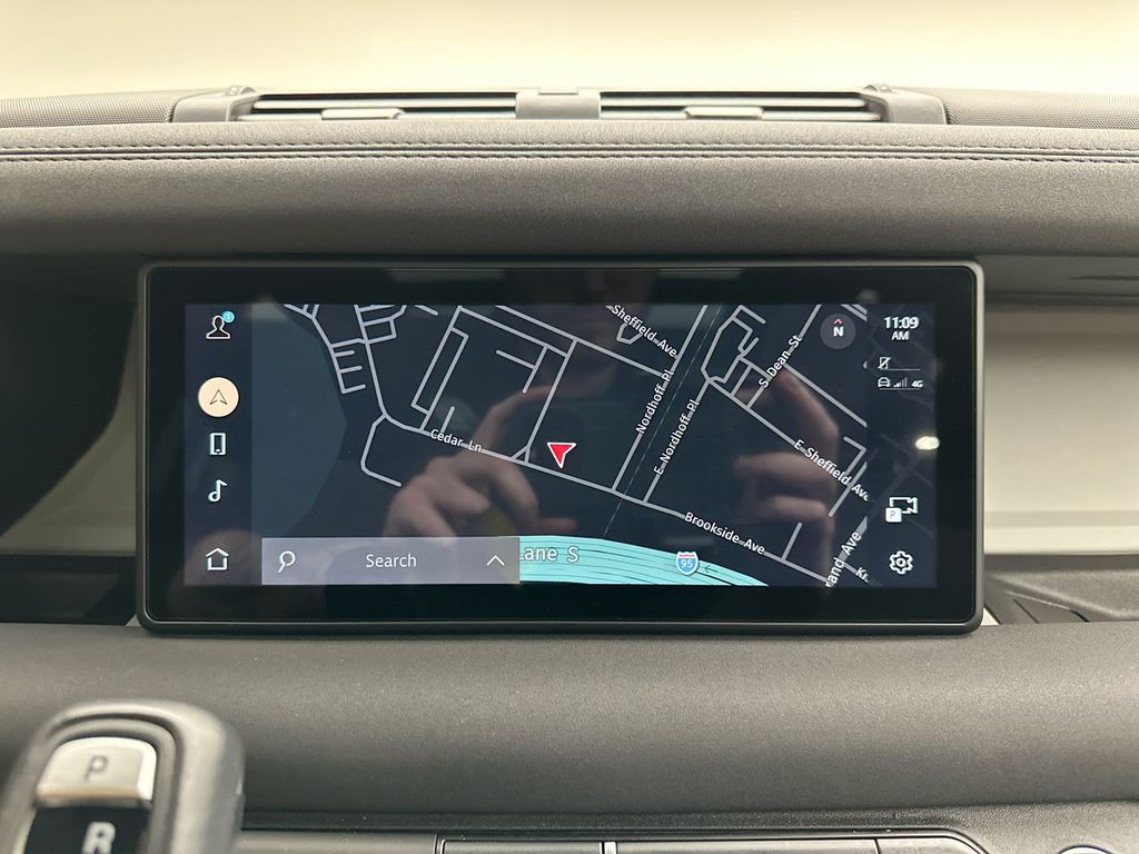 Thumbnail: 2023 Land Rover Defender - 29