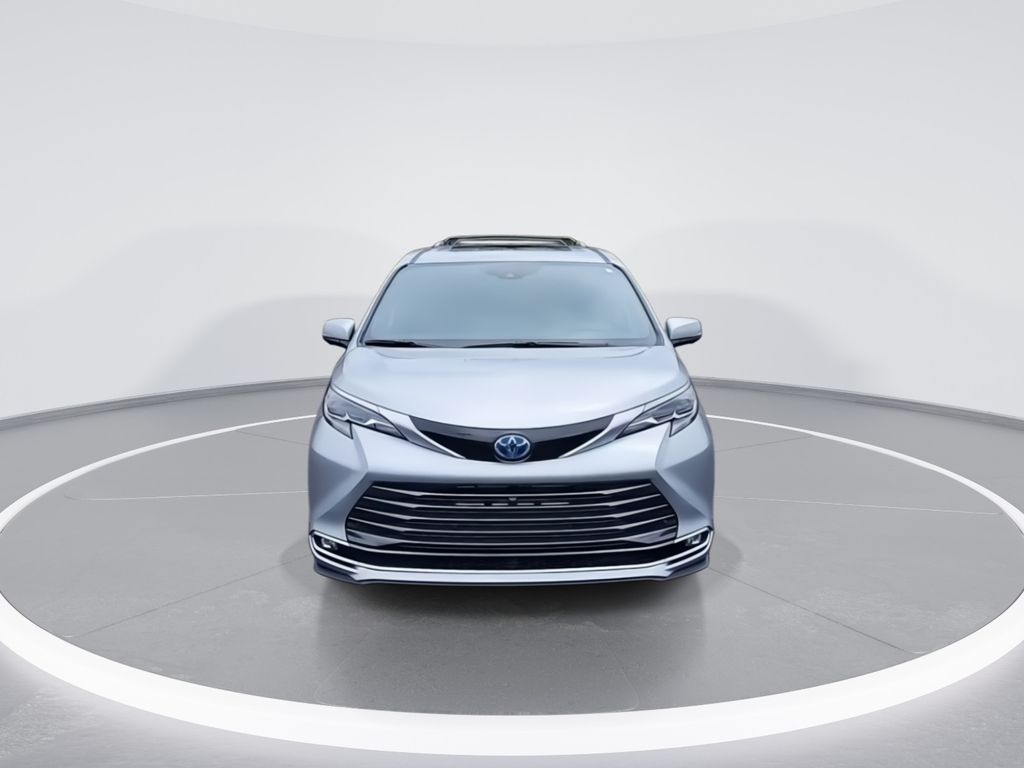 2025 Toyota Sienna Platinum 3