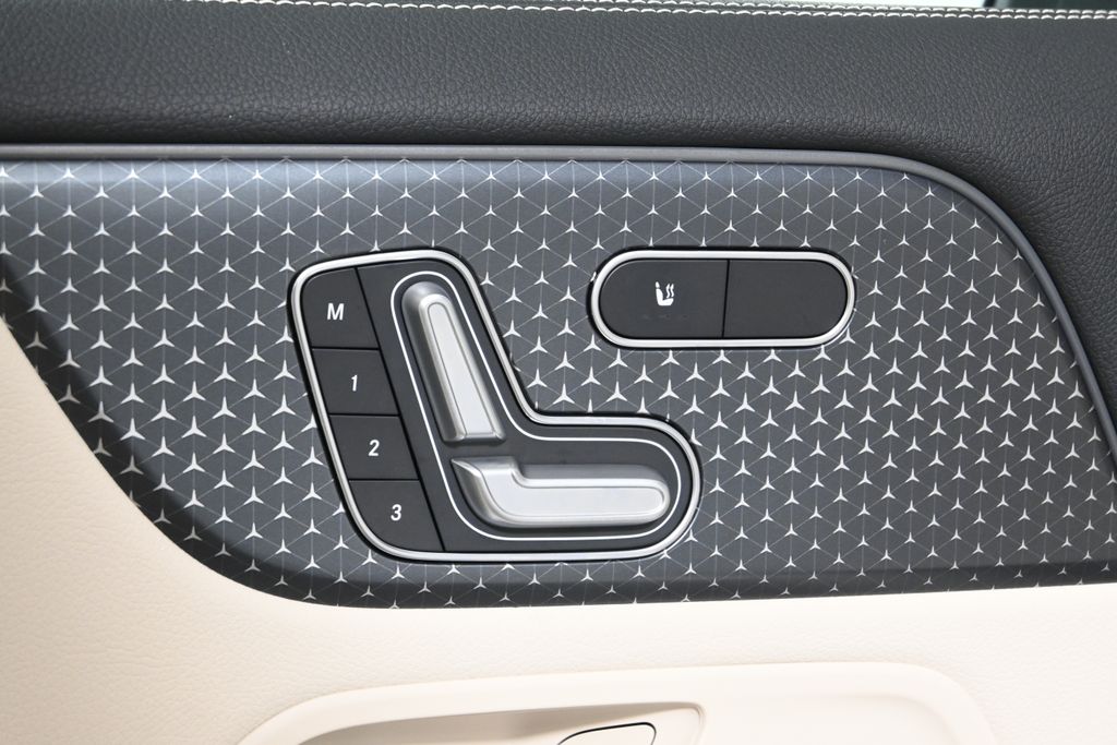 Thumbnail: 2025 Mercedes-Benz GLA - 31