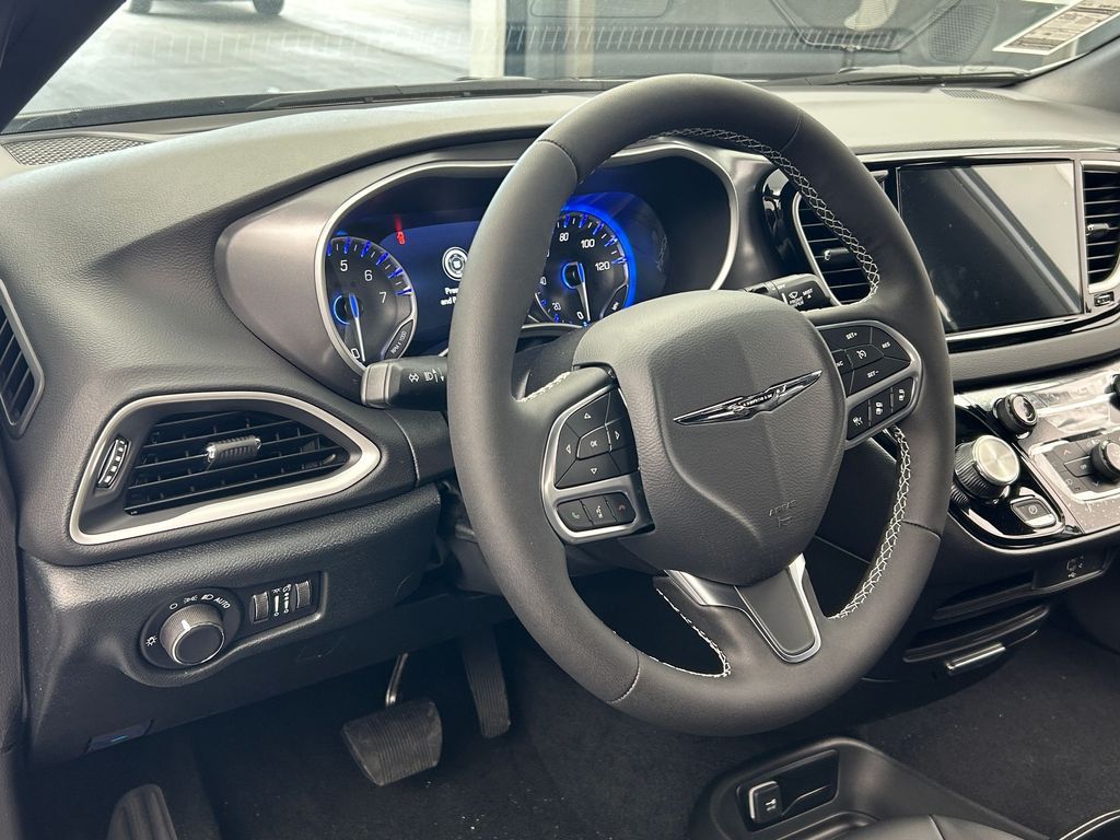 New 2026 Bright White Clearcoat Chrysler LX image 14