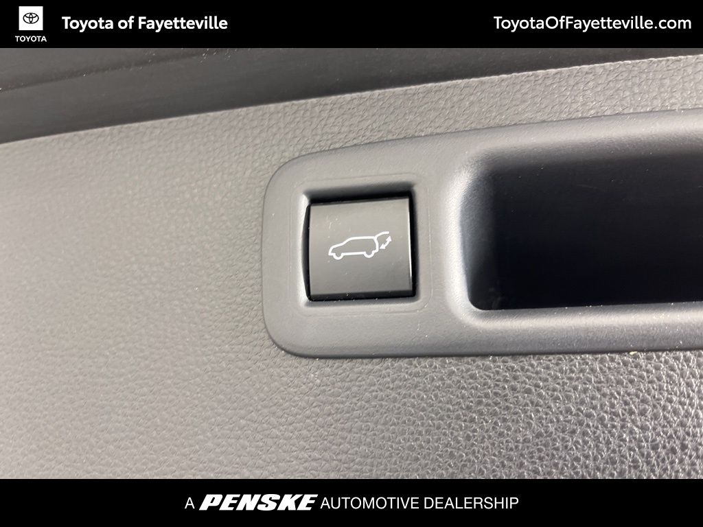 Thumbnail: 2021 Toyota Highlander - 13