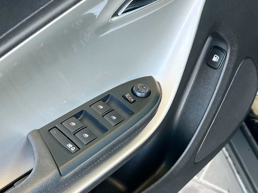 Thumbnail: 2014 Chevrolet Volt - 16