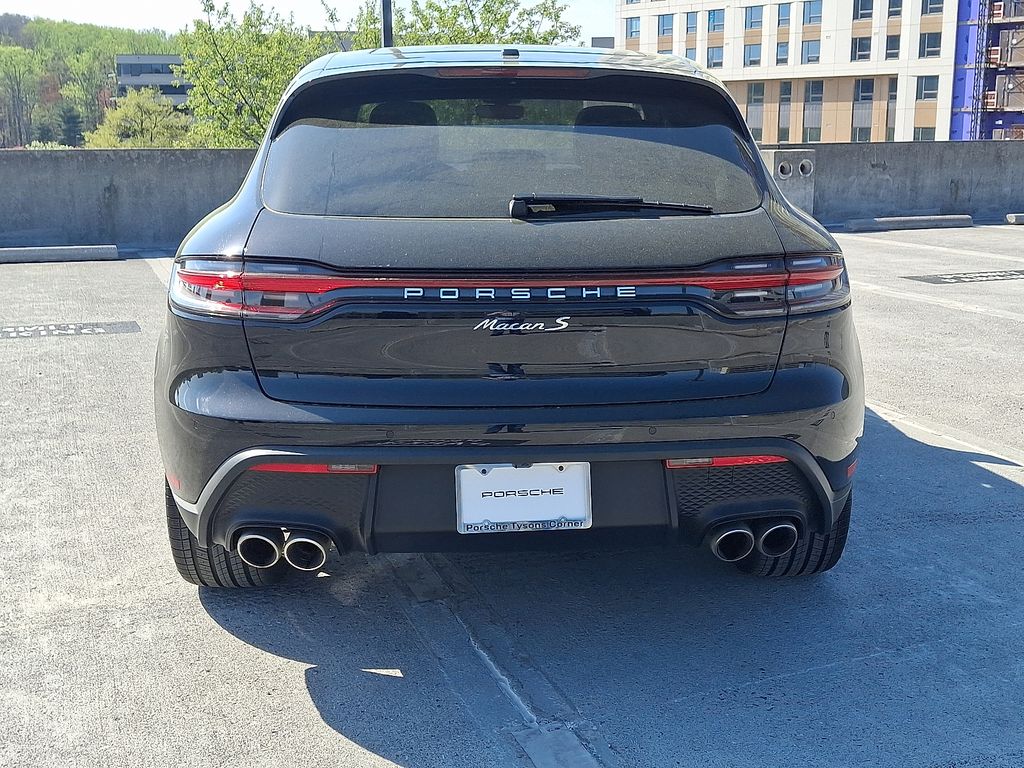 Thumbnail: 2026 Porsche Macan - 9