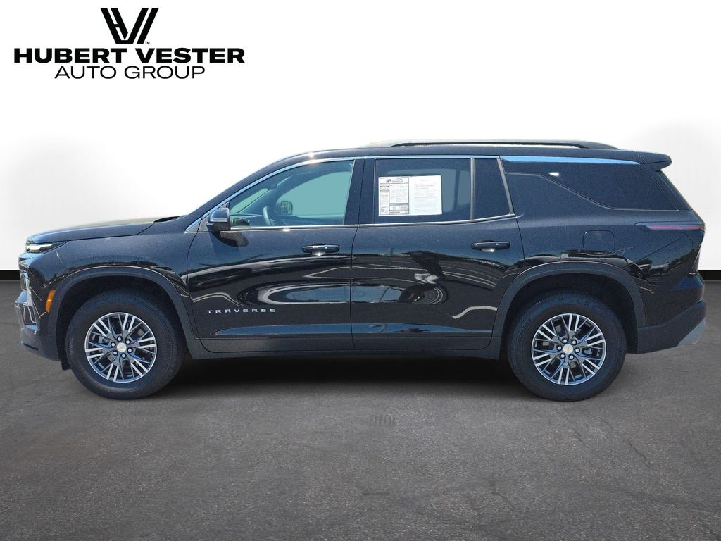 Mosaic Black Metallic 2026 Chevrolet Traverse LT FWD SUV / Crossover Front-Wheel Drive 8-Speed Automatic